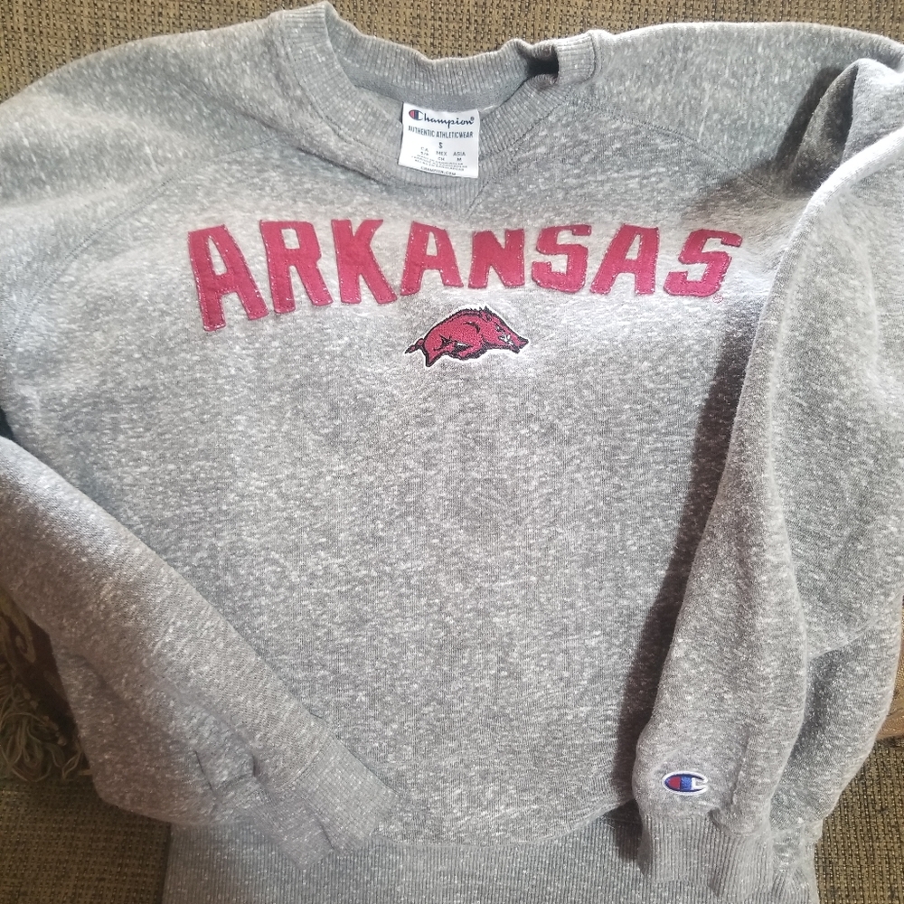 AUTHENTIC UNISEX ARKANSAS RAZORBACK CHAMPION SWEATSHIRT SZ.SM